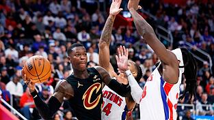 Dennis Schr&ouml;der (l.) gl&auml;nzte gegen Detroit als Vorbereiter.