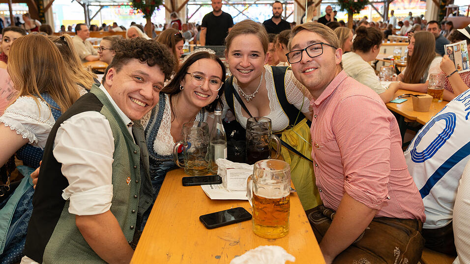 Die Partybilder vom Sonntag, 20. August 2023, aus dem Festzelt Nothaft. Die Partybilder vom Sonntag, 20. August 2023, aus dem Festzelt Nothaft.