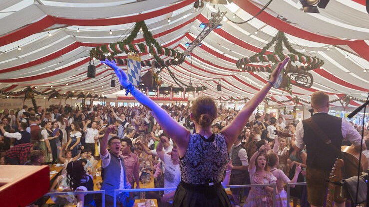 Die Partybilder vom Samstag, 9. August, aus dem Festzelt Lechner. Die Partybilder vom Samstag, 9. August, aus dem Festzelt Lechner.