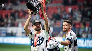 Thomas Müller (l) gewann mit den Vancouver Whitecaps die kanadische Meisterschaft.