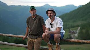 Die beiden TV-Köche sind ab Donnerstag (20.15 Uhr) in ihrem neuen Doku-Format «Rosin & Kumptner: Mission Mittendrin!» auf Kabel Eins zu sehen. Die beiden TV-Köche sind ab Donnerstag (20.15 Uhr) in ihrem neuen Doku-Format «Rosin & Kumptner: Mission Mittendrin!» auf Kabel Eins zu sehen.