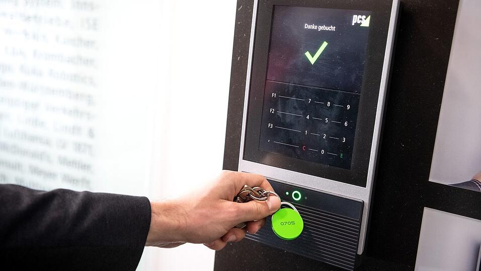 Wie hoch soll die t&auml;gliche Arbeitszeit liegen? Darum wird gerade wieder gestritten. (Symbolbild)