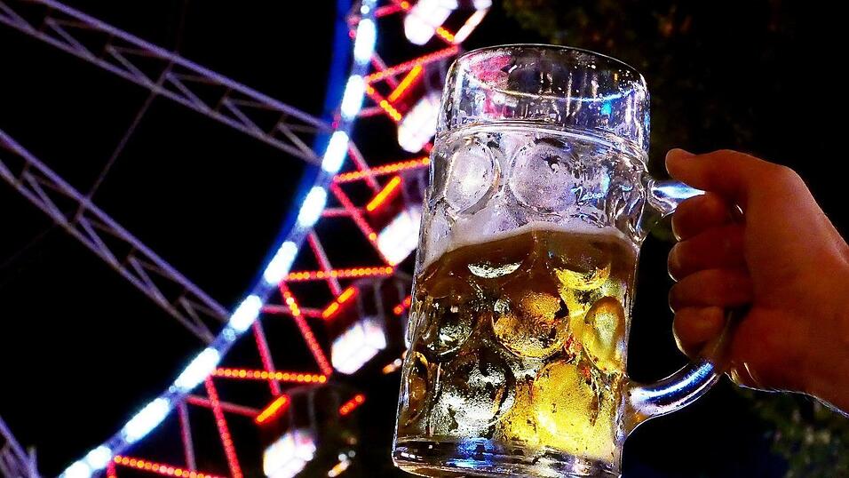 Die Karmelitenbrauerei und die Festwirtefamilie Wenisch haben das Brauereikarussell unerwartet in rasante Fahrt gebracht. (Symbolbild) Die Karmelitenbrauerei und die Festwirtefamilie Wenisch haben das Brauereikarussell unerwartet in rasante Fahrt gebracht. (Symbolbild)