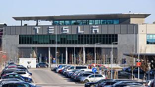 Die IG Metall wirft Tesla vor, die eigene Belegschaft einzuschüchtern. (Symbolbild)