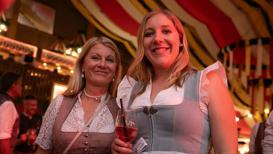 Die Partybilder vom Freitag, 15. August, aus dem Festzelt Krönner. Die Partybilder vom Freitag, 15. August, aus dem Festzelt Krönner.