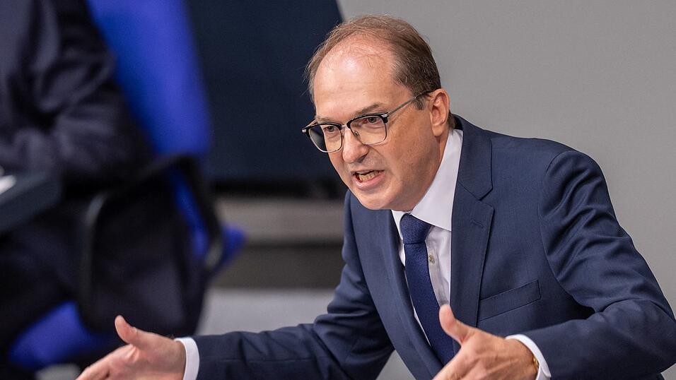 Innenminister Alexander Dobrindt rechnet mit weiteren hybriden Angriffen auf Ziele in Deutschland.