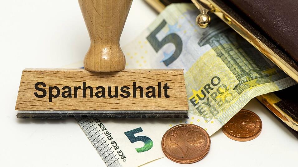 Viele Kommunen in Bayern haben finanzielle Engpässe. Die SPD fordert ein Hilfspaket. Viele Kommunen in Bayern haben finanzielle Engpässe. Die SPD fordert ein Hilfspaket.