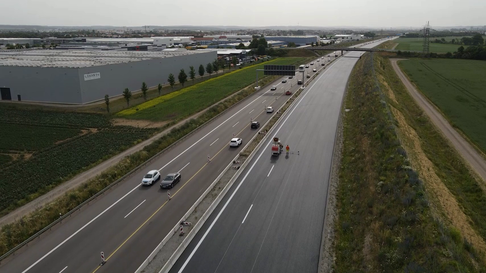 In unserer Videoreihe 'Faszination Baustelle' beleuchten wir den Ausbahn der Autobahn A3 bei Regensburg.