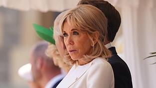 Brigitte Macron wehrt sich gerichtlich gegen Verschwörungserzählungen. (Archivbild) Brigitte Macron wehrt sich gerichtlich gegen Verschwörungserzählungen. (Archivbild)