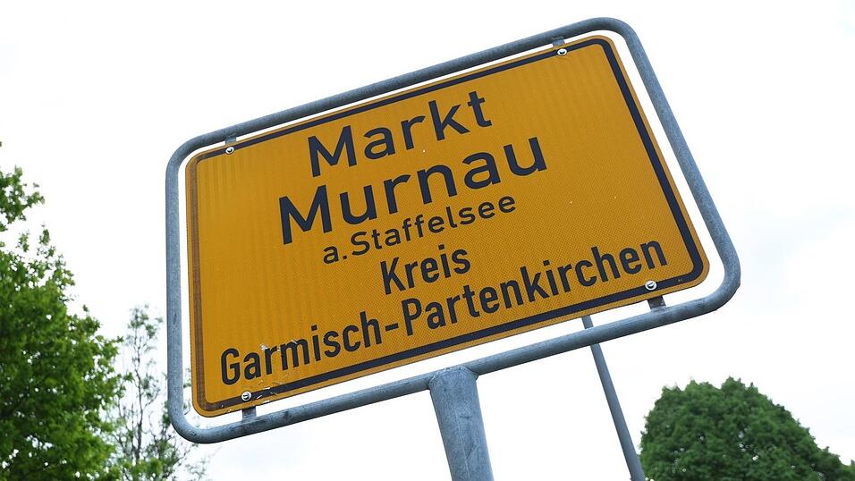 Die Polizei leitete eine Großfahndung in Murnau und Umgebung ein. Die Polizei leitete eine Großfahndung in Murnau und Umgebung ein.