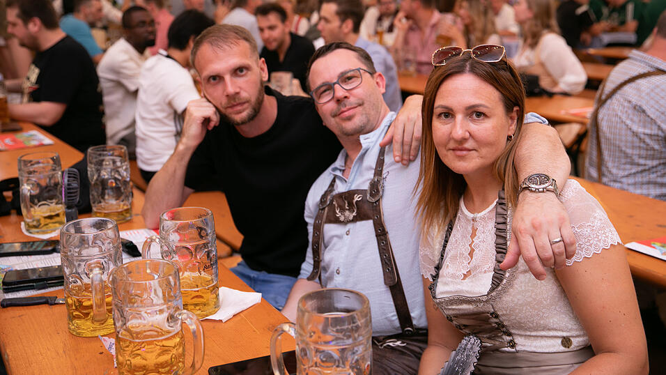 Die Partybilder vom Freitag, 15. August, aus dem Festzelt Greindl. Die Partybilder vom Freitag, 15. August, aus dem Festzelt Greindl.