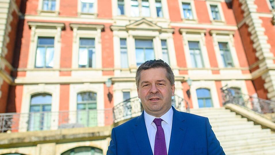 Der neue Ministerpr&auml;sident Sven Schulze (CDU) ist &uuml;berall im Land unterwegs, um bekannter zu werden. (Archivbild)