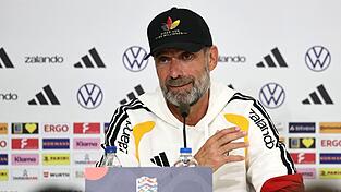 Für Jürgen Klopp steht beim Rückspiel in Griechenland viel auf dem Spiel. Für Jürgen Klopp steht beim Rückspiel in Griechenland viel auf dem Spiel.