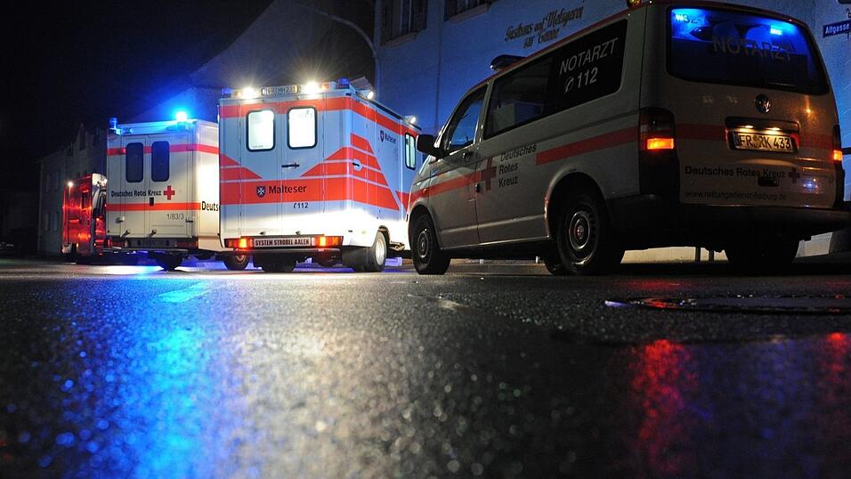 Im Stadtgebiet von Dietfurt ist in der Nacht zum Samstag eine 14-Jährige gestorben, weil bei ihr gesundheitliche Probleme auftraten. Im Stadtgebiet von Dietfurt ist in der Nacht zum Samstag eine 14-Jährige gestorben, weil bei ihr gesundheitliche Probleme auftraten.