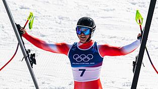 Franjo von Allmen bejubelt seinen n&auml;chsten Olympia-Triumph.