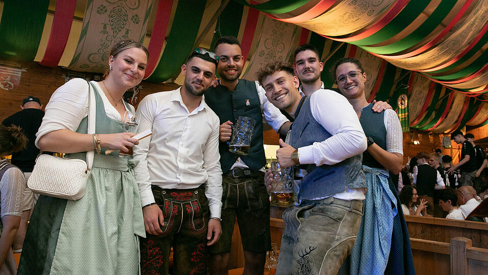 Die Partybilder vom Freitag, 15. August, aus dem Festzelt Weckmann. Die Partybilder vom Freitag, 15. August, aus dem Festzelt Weckmann.