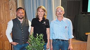 Armin Maier und Karl Vilsmeier dankten Melanie Treffler.