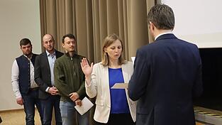 Am 11. Mai wurden in Moosburg zehn neue Stadträte vom Bürgermeister vereidigt. Hier Ramona Rümelin. Am 11. Mai wurden in Moosburg zehn neue Stadträte vom Bürgermeister vereidigt. Hier Ramona Rümelin.