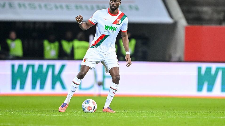 Chrislain Matsima steht dem FC Augsburg bald wieder zur Verfügung. (Archivbild) Chrislain Matsima steht dem FC Augsburg bald wieder zur Verfügung. (Archivbild)