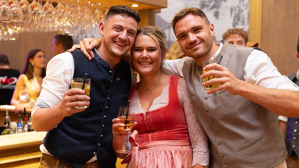 Die Partybilder vom Samstag, 8. August, aus dem Festzelt Krönner. Die Partybilder vom Samstag, 8. August, aus dem Festzelt Krönner.