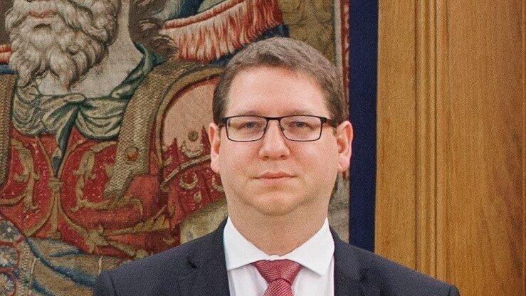 Bj&ouml;rn Seibert ist der Kabinettschef von Kommissionspr&auml;sidentin Ursula von der Leyen und damit der wichtigste Berater und Mitarbeiter der Deutschen. Um die Leitung des Wahlkampfs zu &uuml;bernehmen, lie&szlig; er sich beurlauben.