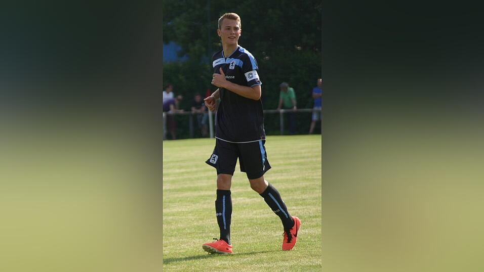 Seit knapp vier Jahren ist Korbinian Burger bei den 'L&ouml;wen'. N&auml;chste Saison spielt er in der U21 des Zweitligisten. (Foto: Fabian Ro&szlig;mann)