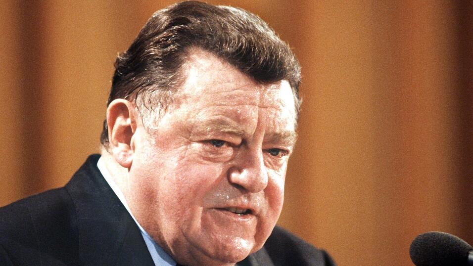 Der frühere CSU-Parteichef und bayerische Ministerpräsident Franz Josef Strauß soll in die Ruhmeshalle Walhalla aufgenommen werden. (Archivbild)