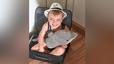 Eine Delfintherapie hat Luca erm&ouml;glicht, besser sprechen zu k&ouml;nnen und vor allem seine Schmerzen zu lindern.