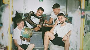 Kurz Nach Zwei spielt Indie-Punk.