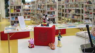 Ungebrochen ist der Ansturm auf die &bdquo;H&ouml;rboxen&ldquo; mit den Tonie-Figuren. &Auml;ltere und erwachsene Nutzer greifen hingegen zu den klassischen B&uuml;chern.