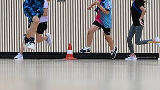 Ein KI-Tool könnte vielleicht bald die Benotung im Sportunterricht verändern. (Symbolbild) Ein KI-Tool könnte vielleicht bald die Benotung im Sportunterricht verändern. (Symbolbild)