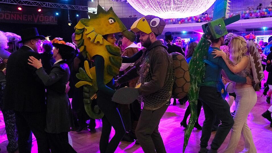 Der 'K&uuml;nstler-Ball' kehrt&nbsp;2025 in die Joseph-von-Fraunhofer-Halle zur&uuml;ck.