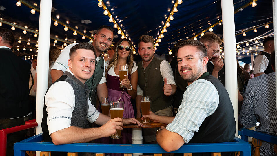 Die Partybilder vom Mittwoch, 12. August, aus dem Festzelt Wenisch. Die Partybilder vom Mittwoch, 12. August, aus dem Festzelt Wenisch.