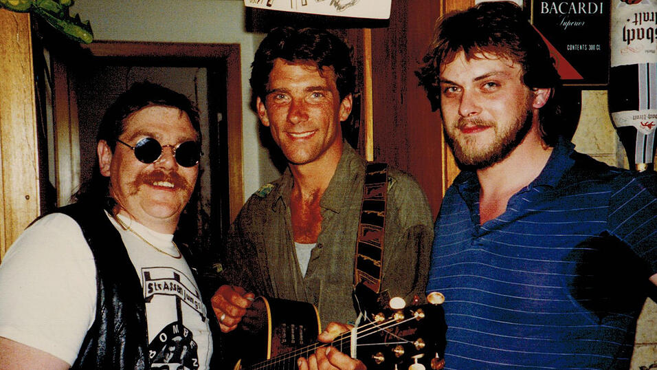 Lange, bevor Byron Wiemann (Mitte) zum Kults&auml;nger der bayerischen Kleinkunst- und Open-Air-B&uuml;hnen avancierte, brachte Norbert 'Nore' Niederreiter den kalifornischen Sonnyboy und Wahlbayern nach Rottenburg.