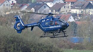 Bei der anschlie&szlig;enden Fahndung setzte die Bundespolizei auch einen Hubschrauber ein. (Symbolbild)