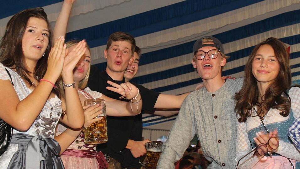 Zur Musik von Headless wurde ausgelassen gefeiert.