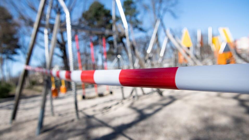 Auch Spielplätze wurden abgesperrt. (Archivbild)