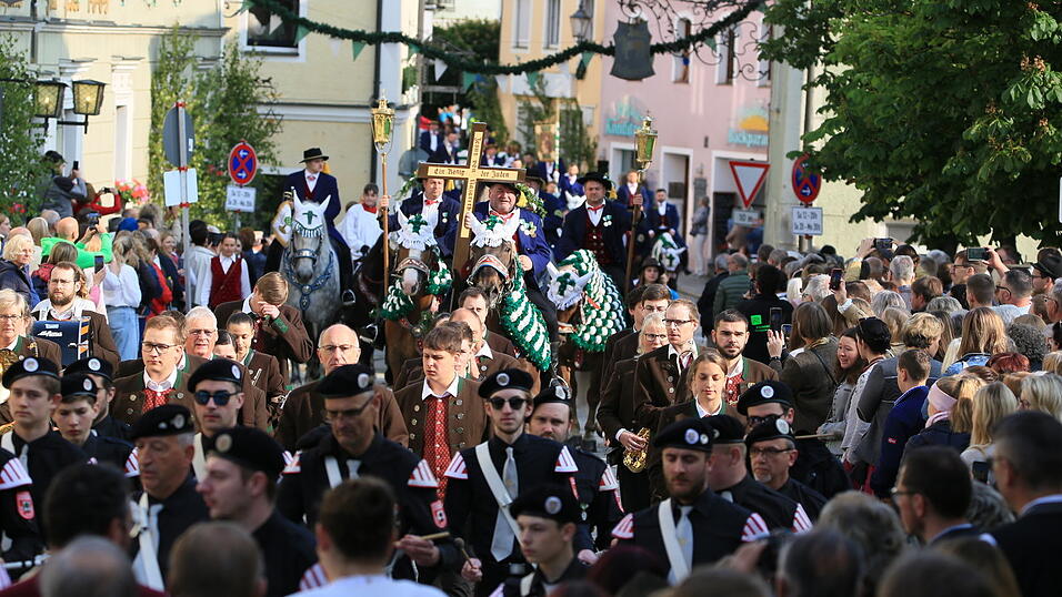 613 Jahre Kötztinger Pfingstritt 613 Jahre Kötztinger Pfingstritt