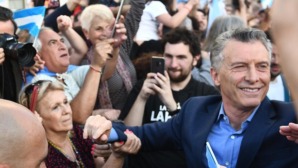 Mauricio Macri (r.) kämpft um seine Wiederwahl als Präsident von Argentinien. Mauricio Macri (r.) kämpft um seine Wiederwahl als Präsident von Argentinien.