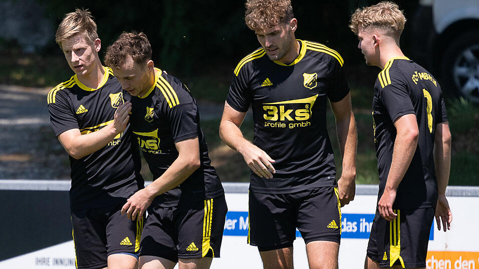 Im letzten Testspiel gegen Kreisligist Ettenkofen musste sich Simbach mit 1:0 geschlagen geben. Im letzten Testspiel gegen Kreisligist Ettenkofen musste sich Simbach mit 1:0 geschlagen geben.