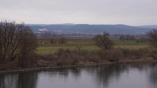 Die Donau zwischen Wörth und Pfatter. Hier ist ein Flutpolder geplant, gegen den sich massiver Widerstand regt. Die Donau zwischen Wörth und Pfatter. Hier ist ein Flutpolder geplant, gegen den sich massiver Widerstand regt.