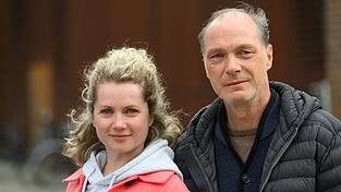 Leonie Winkler (Cornelia Gröschel) und Peter Michael Schnabel (Martin Brambach) ermitteln nach dem Abschied der Kollegin Karin Gorniak (Karin Hanczewski) im Dresdner Tatort «Siebenschläfer» alleine.