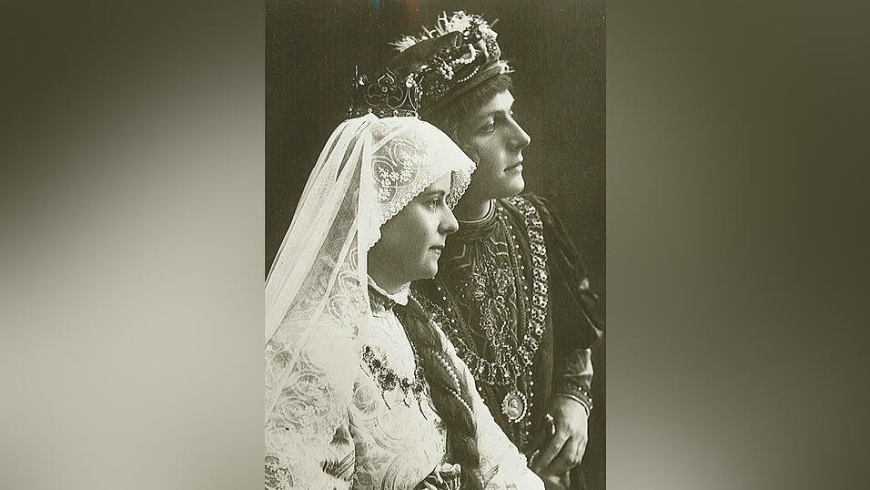 Das 40. Brautpaar der Landshuter Hochzeit wurde am Montag vorgestellt. Damit reiht es sich in eine Schar illustrer Paare ein. Eines von ihnen hat sogar geheiratet.