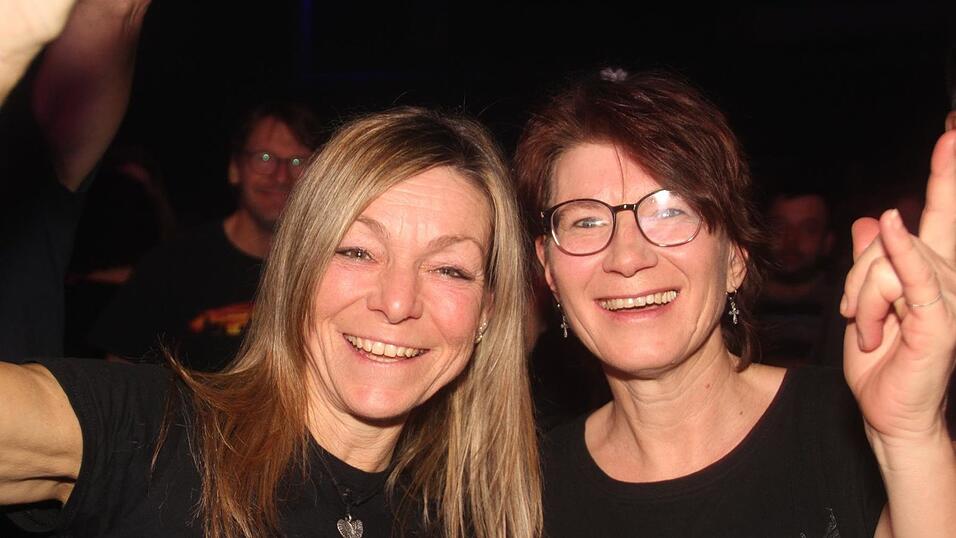 Eindrücke vom Konzertabend der AC/DC-Coverband Barock in er Landshuter Sparkassen-Arena. Eindrücke vom Konzertabend der AC/DC-Coverband Barock in er Landshuter Sparkassen-Arena.