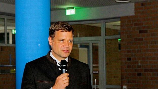 Bezirkstagspräsident Olaf Heinrich reagierte auf den Appell zur Sparsamkeit aus dem Landkreis Regen. Bezirkstagspräsident Olaf Heinrich reagierte auf den Appell zur Sparsamkeit aus dem Landkreis Regen.