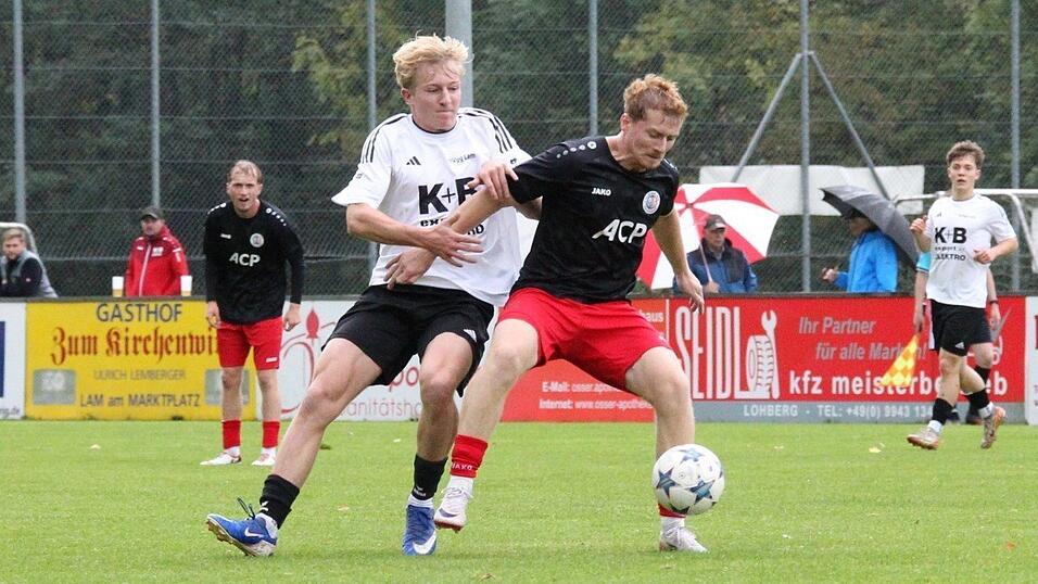Mit einem Tor und einer Vorlage hat der Lamer Markus Koller großen Anteil am 3:1-Sieg gegen Sturm Hauzenberg. Mit einem Tor und einer Vorlage hat der Lamer Markus Koller großen Anteil am 3:1-Sieg gegen Sturm Hauzenberg.