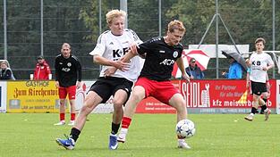 Mit einem Tor und einer Vorlage hat der Lamer Markus Koller großen Anteil am 3:1-Sieg gegen Sturm Hauzenberg. Mit einem Tor und einer Vorlage hat der Lamer Markus Koller großen Anteil am 3:1-Sieg gegen Sturm Hauzenberg.