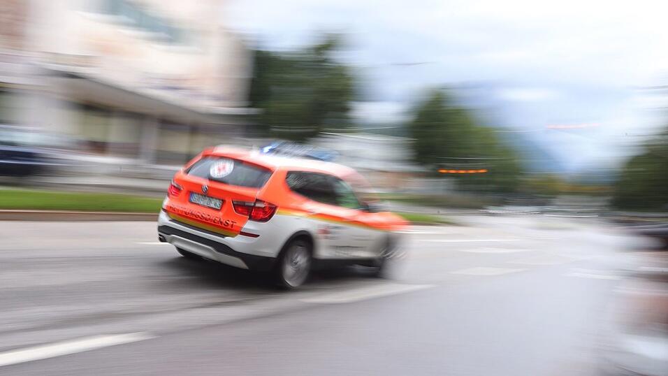Sieben Menschen mussten ins Krankenhaus gebracht werden. (Symbolbild) Sieben Menschen mussten ins Krankenhaus gebracht werden. (Symbolbild)