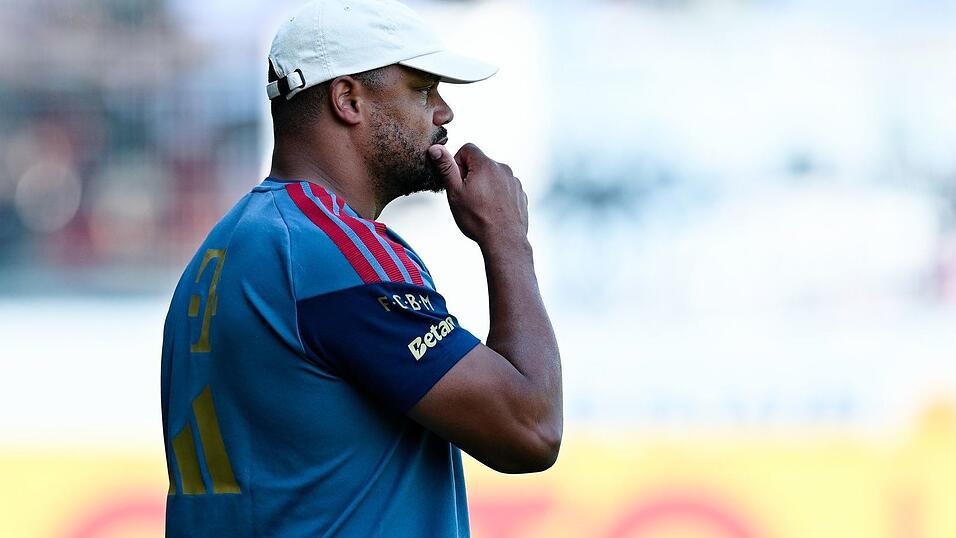 Schickte eine junge Mannschaft ins Spiel: FCB-Trainer Vincent Kompany Schickte eine junge Mannschaft ins Spiel: FCB-Trainer Vincent Kompany