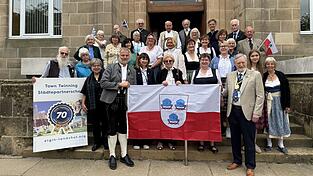 Die Mitglieder des Partnerschaftsvereins Landshut-Elgin besuchten im Juli ihre schottischen Vereinskollegen. Die Mitglieder des Partnerschaftsvereins Landshut-Elgin besuchten im Juli ihre schottischen Vereinskollegen.
